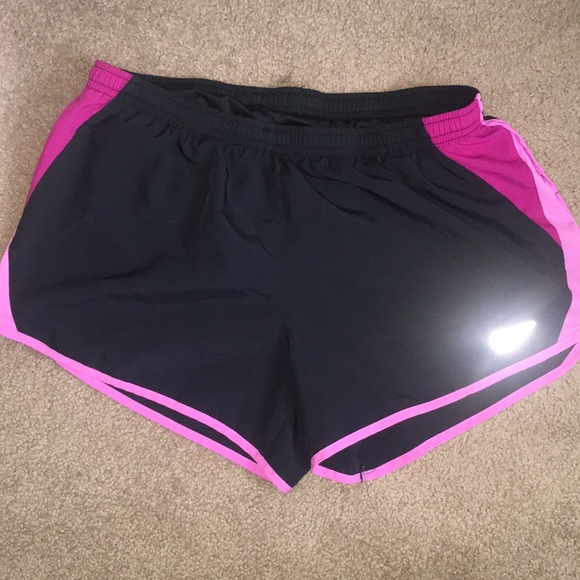 Nike Dri-Fit running shorts - Picture 3 of 3